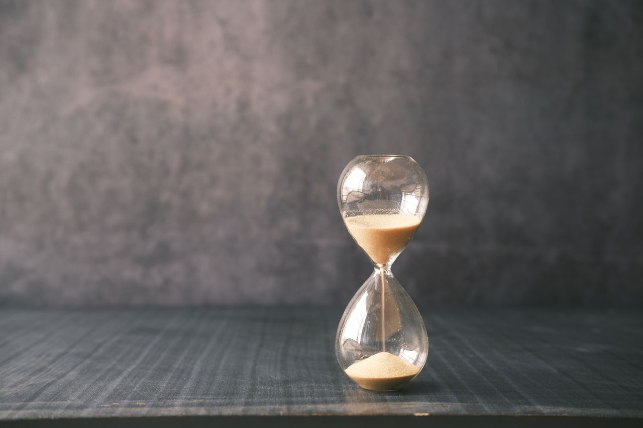 image of an egg timer on a blank background